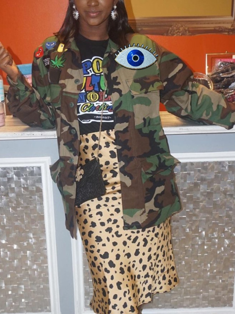 

LW Pocket Eye Button Camo Print Jacket