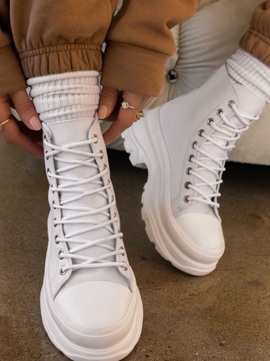 

LW Simple Lace Up Solid Chunky Boots, White