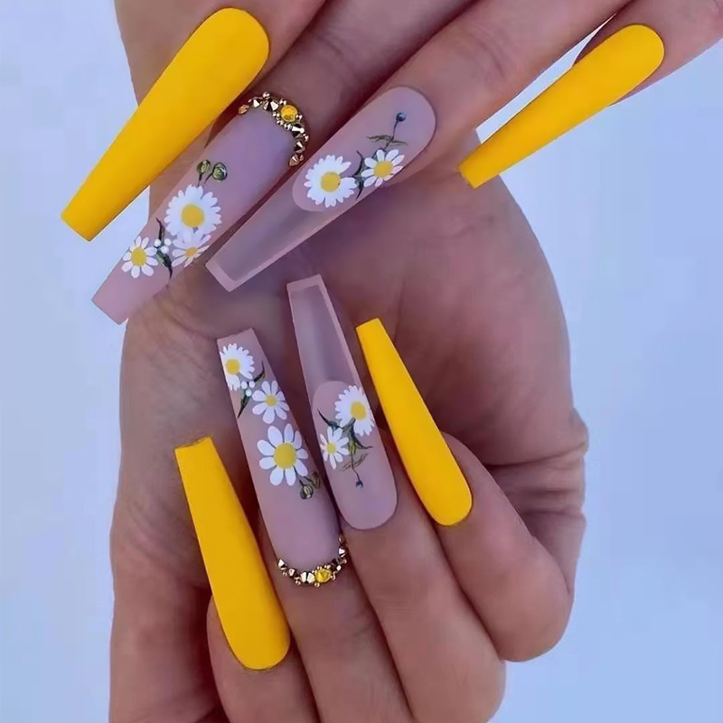 

LW Floral Sequined Crystal Decor Fake Nail, Yellow