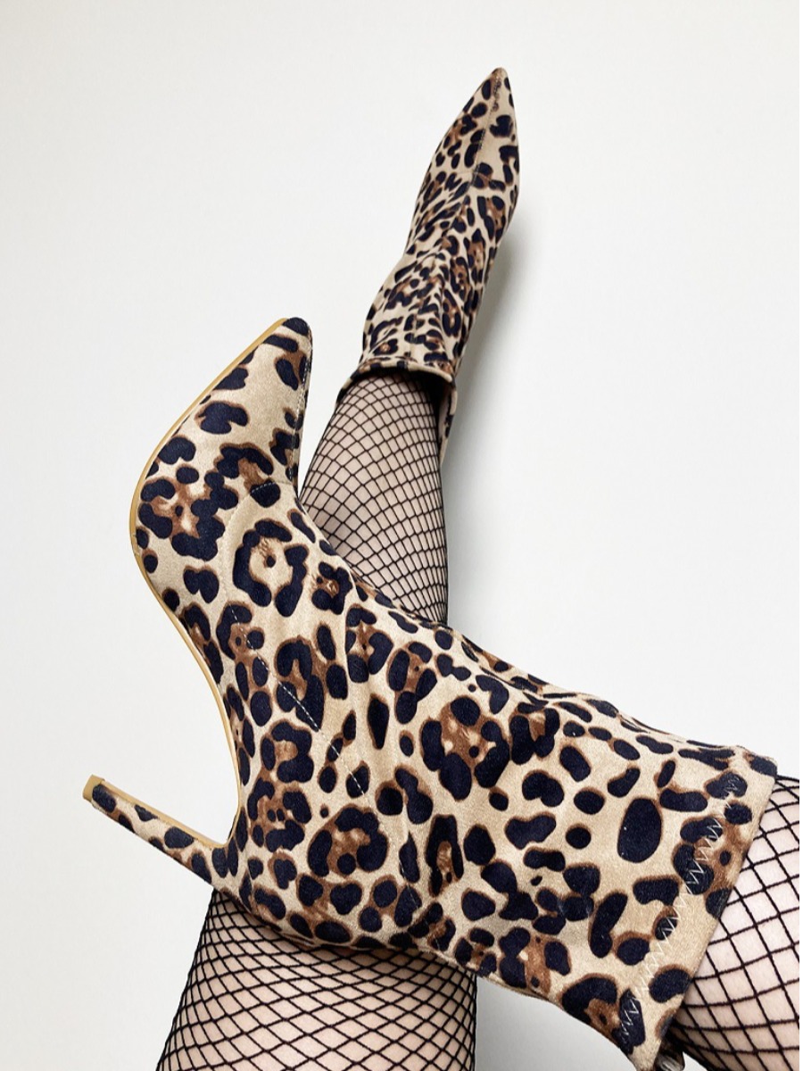

LW Velvet Basic Leopard Print Booties