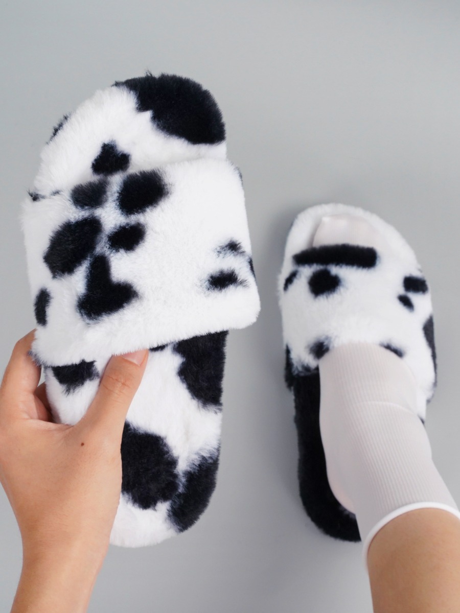 

LW Plush Animal Print Home Slippers, Black