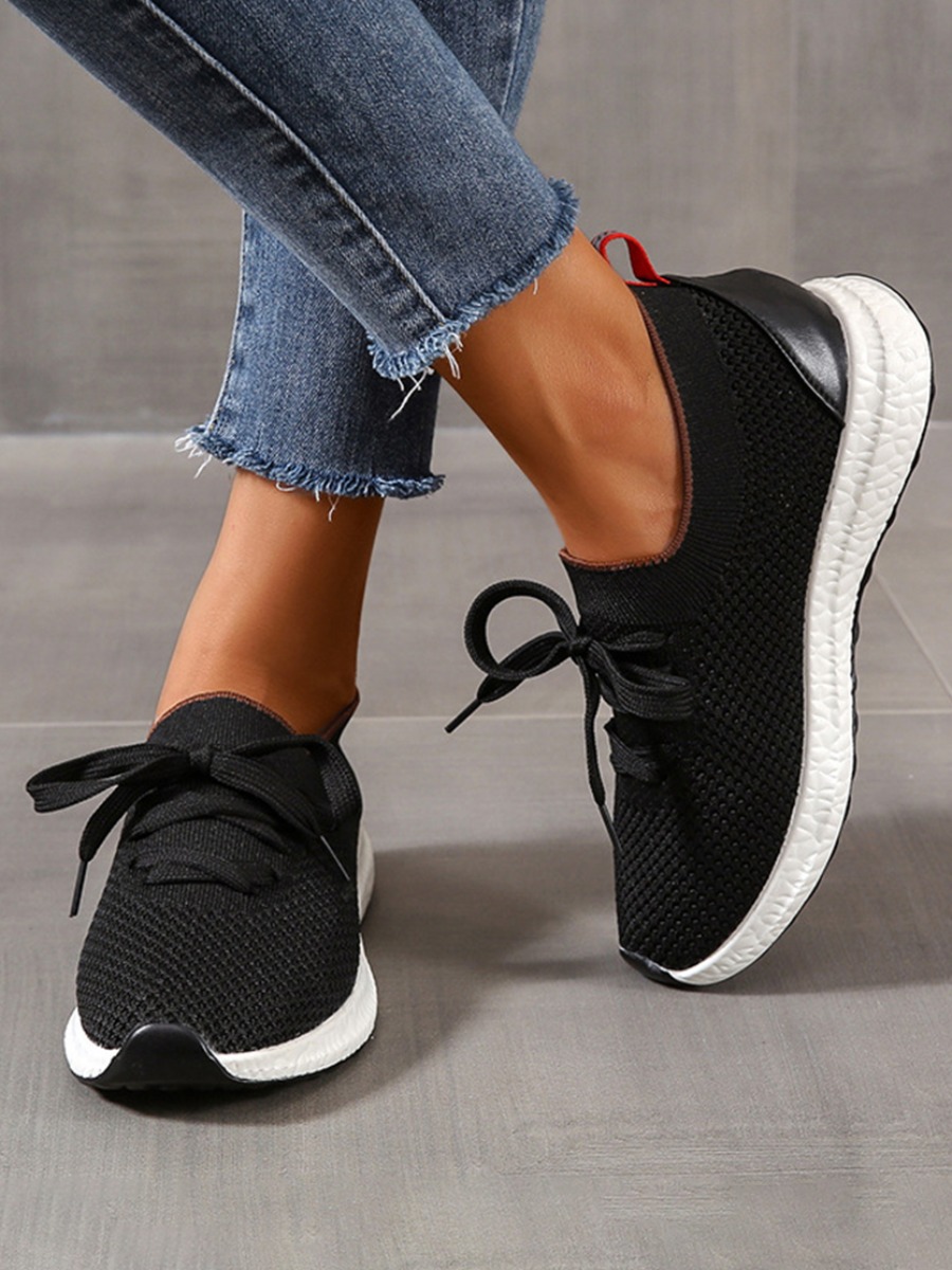 

LW Breathable Lace-up Sneakers, Black
