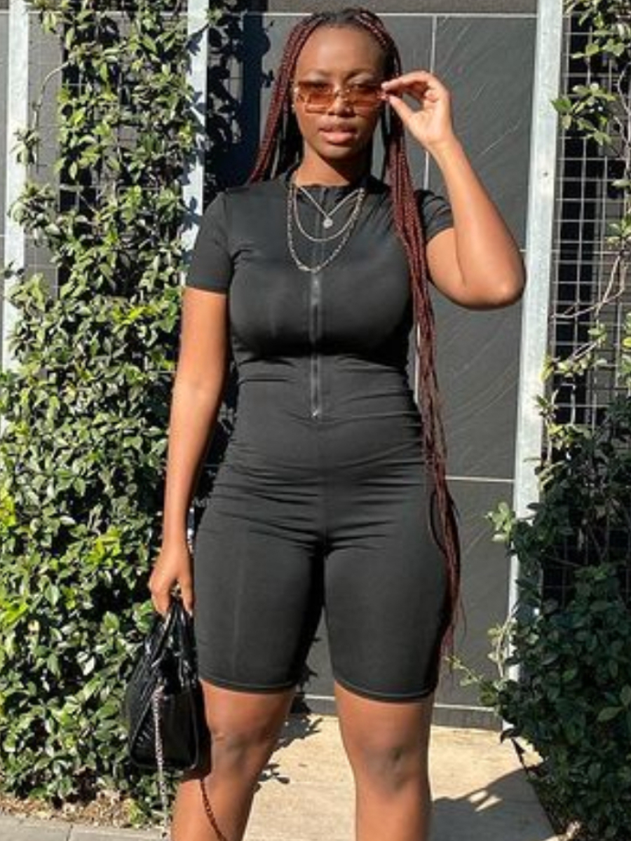 LovelyWholesale Sportswear Zipper Design Black One-piece Romper Summer Short Sleeve Casual Basic V Neck Spring Summer 2024