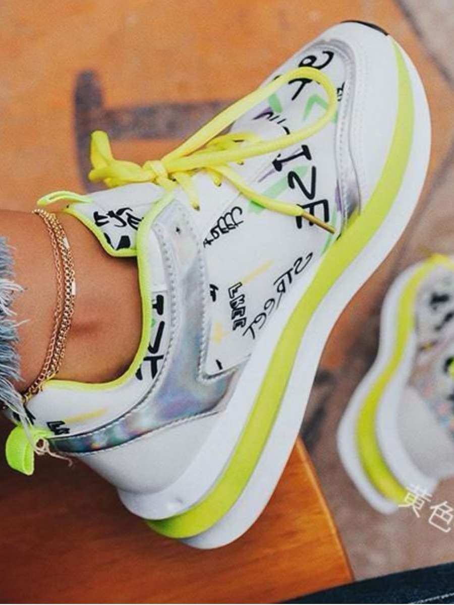 

LW Graffiti Letter Print Sneakers, Green