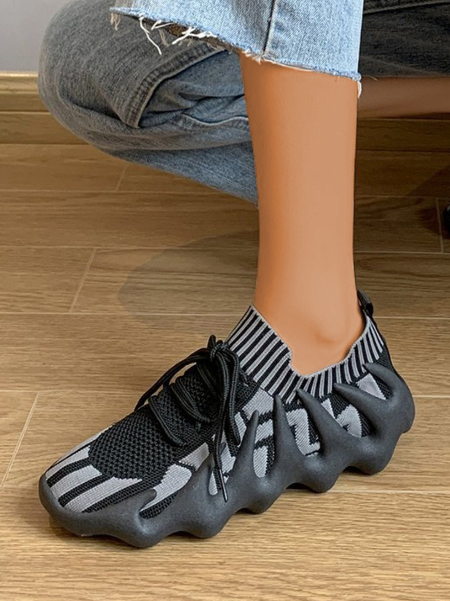 LovelyWholesale Striped Breathable Sneakers All Seasons Sporty Lace Up Spring Summer 2024