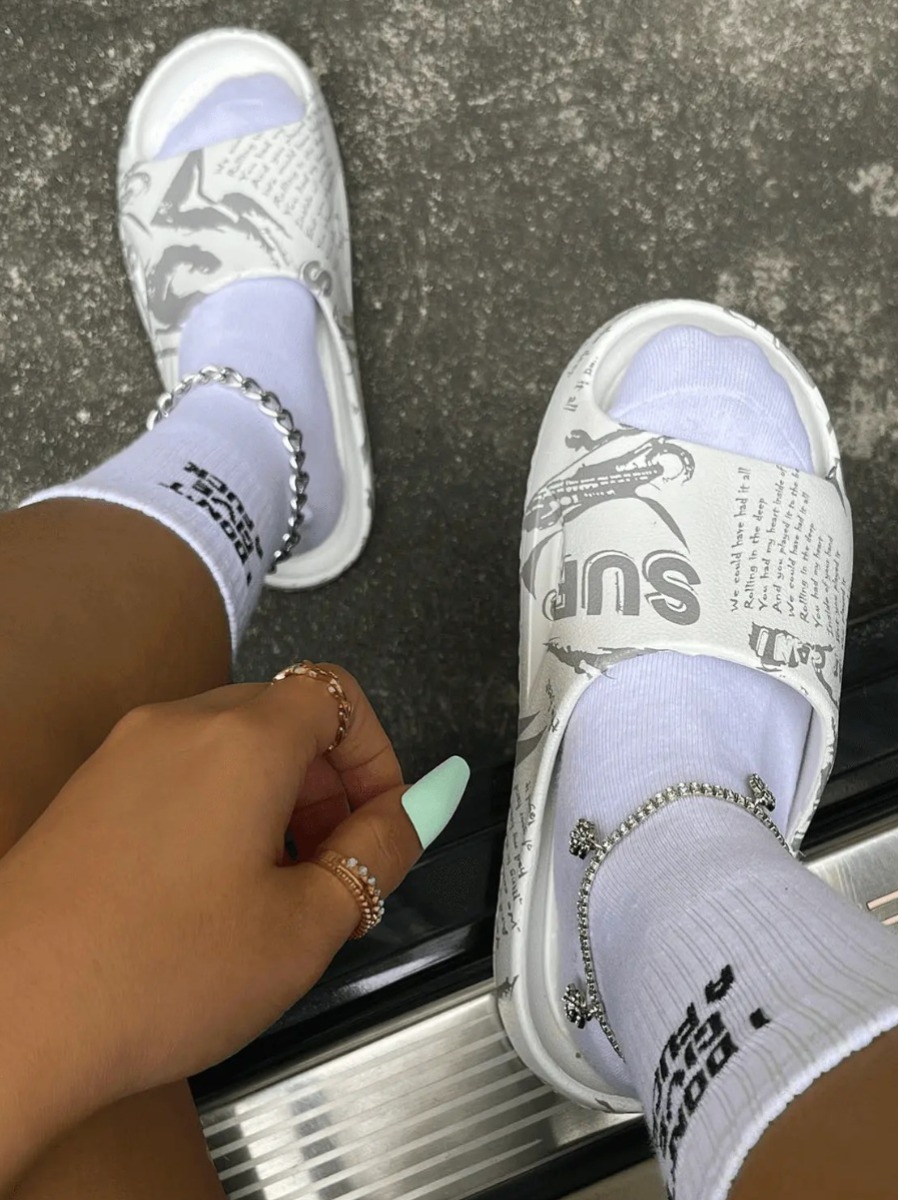 

LW Letter Print Slides, White