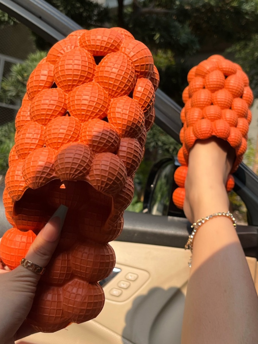 LW Peanut Decor Cut Out Bubble Slides