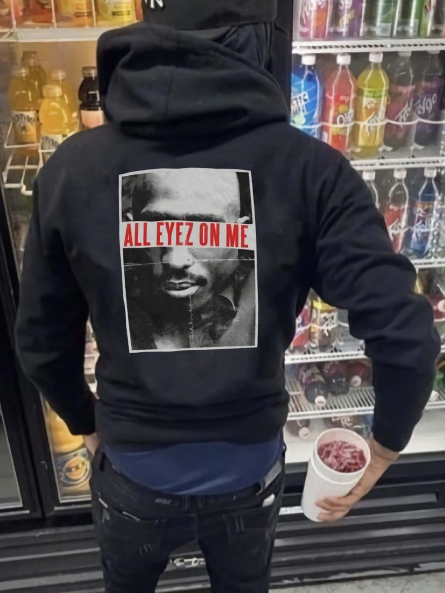 LovelyWholesale Men Figure Letter Print Kangaroo Pocket Hoodie Fall Casual Spring Summer 2024