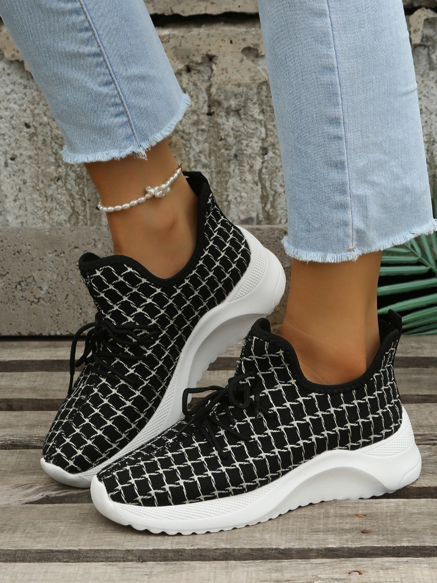 LW Plaid Pattern Breathable Sneakers