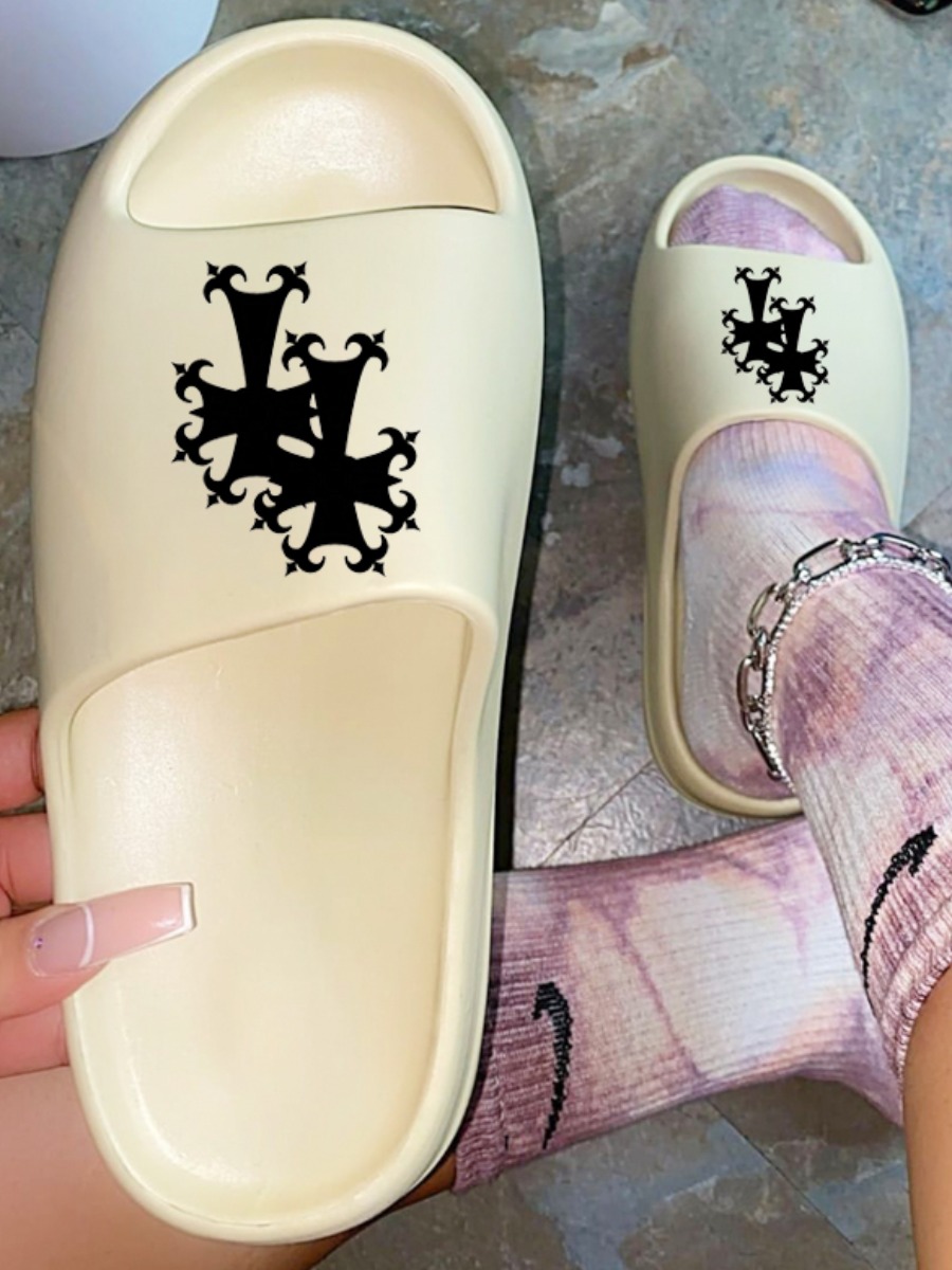 LW Geometric Print Slippers