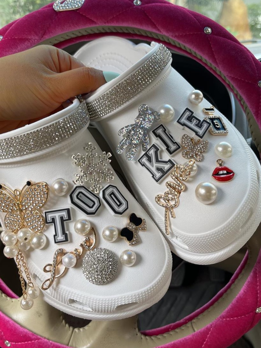 LW Butterfly Chain Pearl Decor Flats