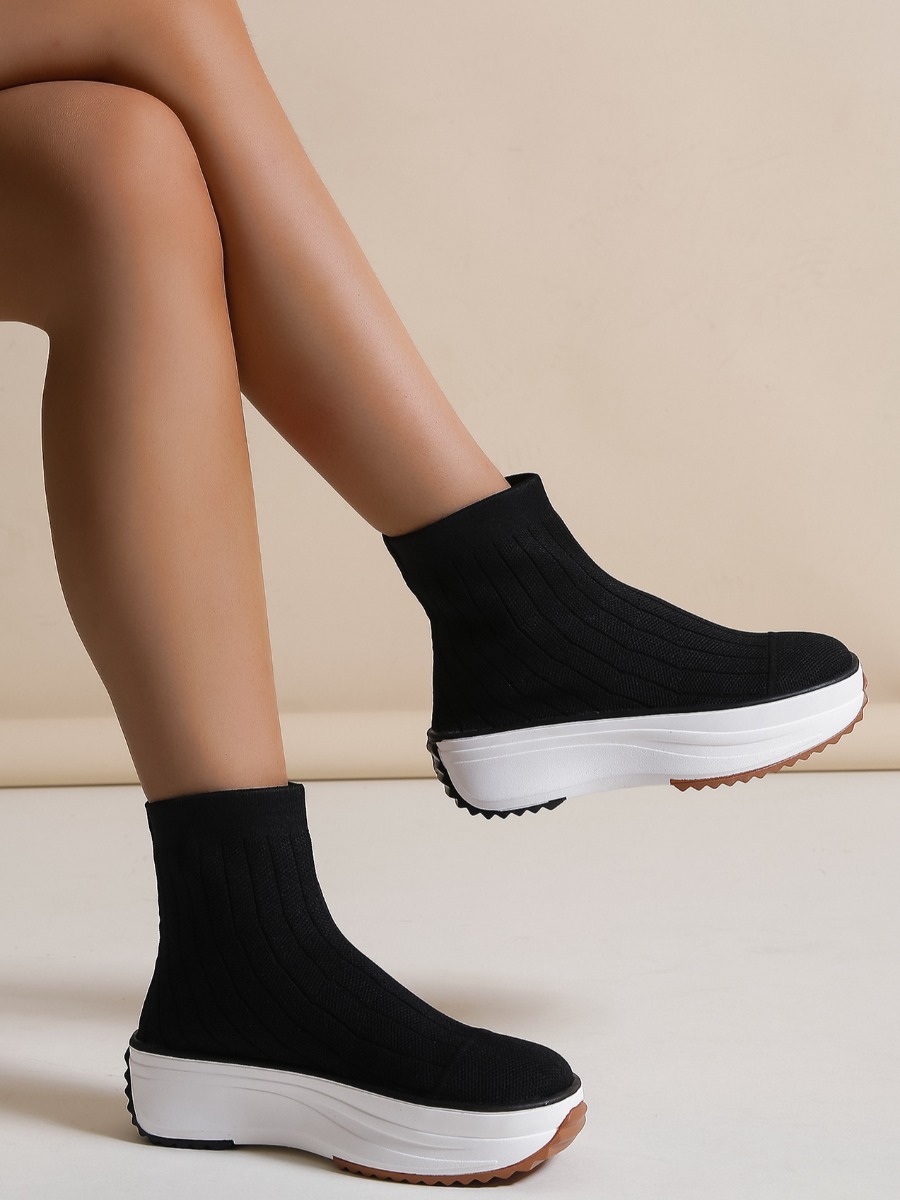 LW Round Toe Platform Booties