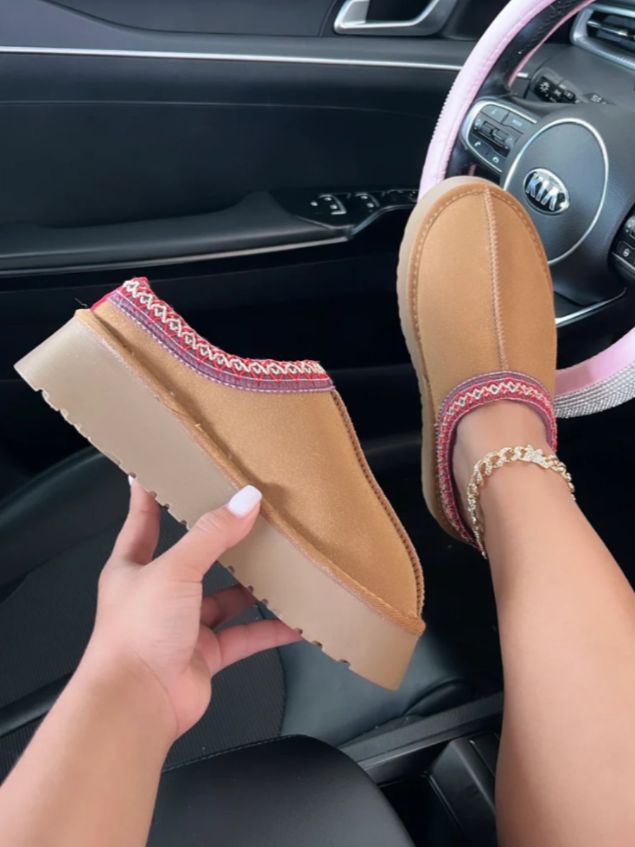 LovelyWholesale Round Toe Plush Booties Winter Nine Points Sleeve Casual Patchwork Spring Summer 2024